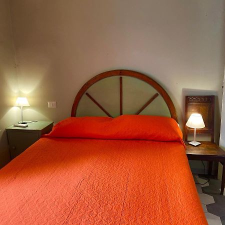 Отель Panzani 14 Touristhouse Монтеспертоли Экстерьер фото